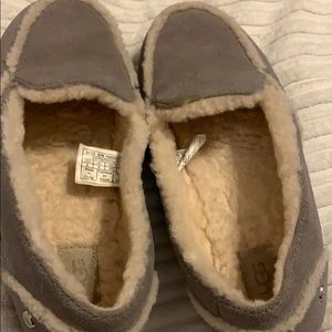 Ugg slippers pull on